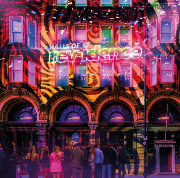 Bars - Queue in front of a bar